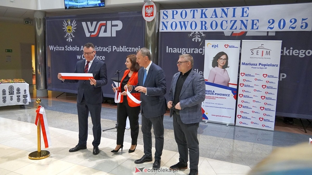Spotkanie noworoczne i otwarcie biura poselskiego posłów Koalicji Obywatelskiej [07.01.2025] - zdjęcie #154 - eOstroleka.pl