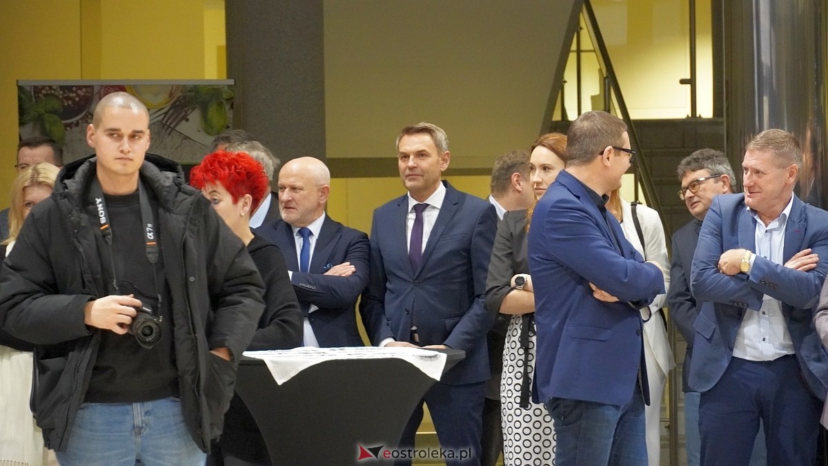 Spotkanie noworoczne i otwarcie biura poselskiego posłów Koalicji Obywatelskiej [07.01.2025] - zdjęcie #152 - eOstroleka.pl