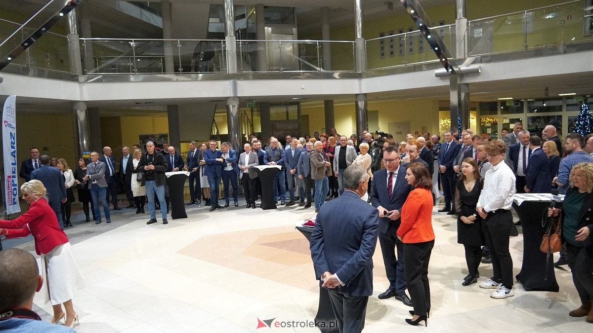 Spotkanie noworoczne i otwarcie biura poselskiego posłów Koalicji Obywatelskiej [07.01.2025] - zdjęcie #150 - eOstroleka.pl