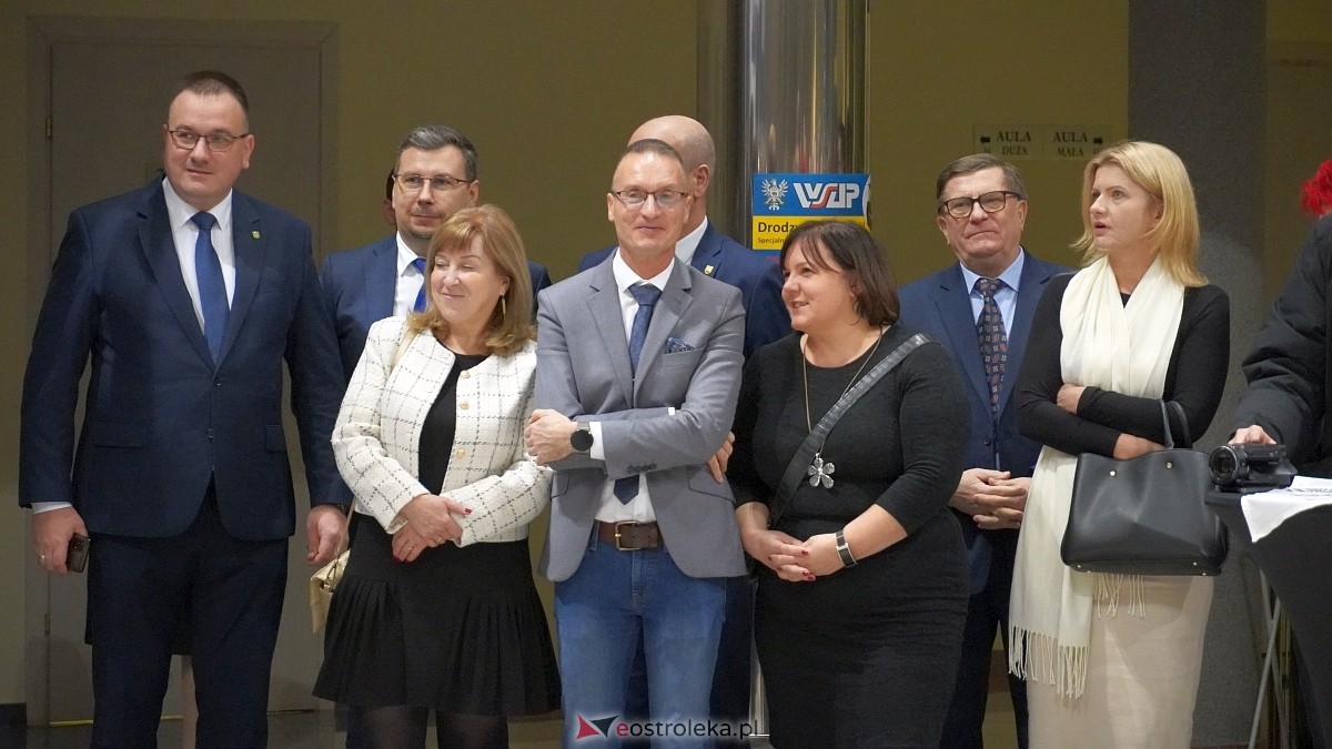 Spotkanie noworoczne i otwarcie biura poselskiego posłów Koalicji Obywatelskiej [07.01.2025] - zdjęcie #134 - eOstroleka.pl