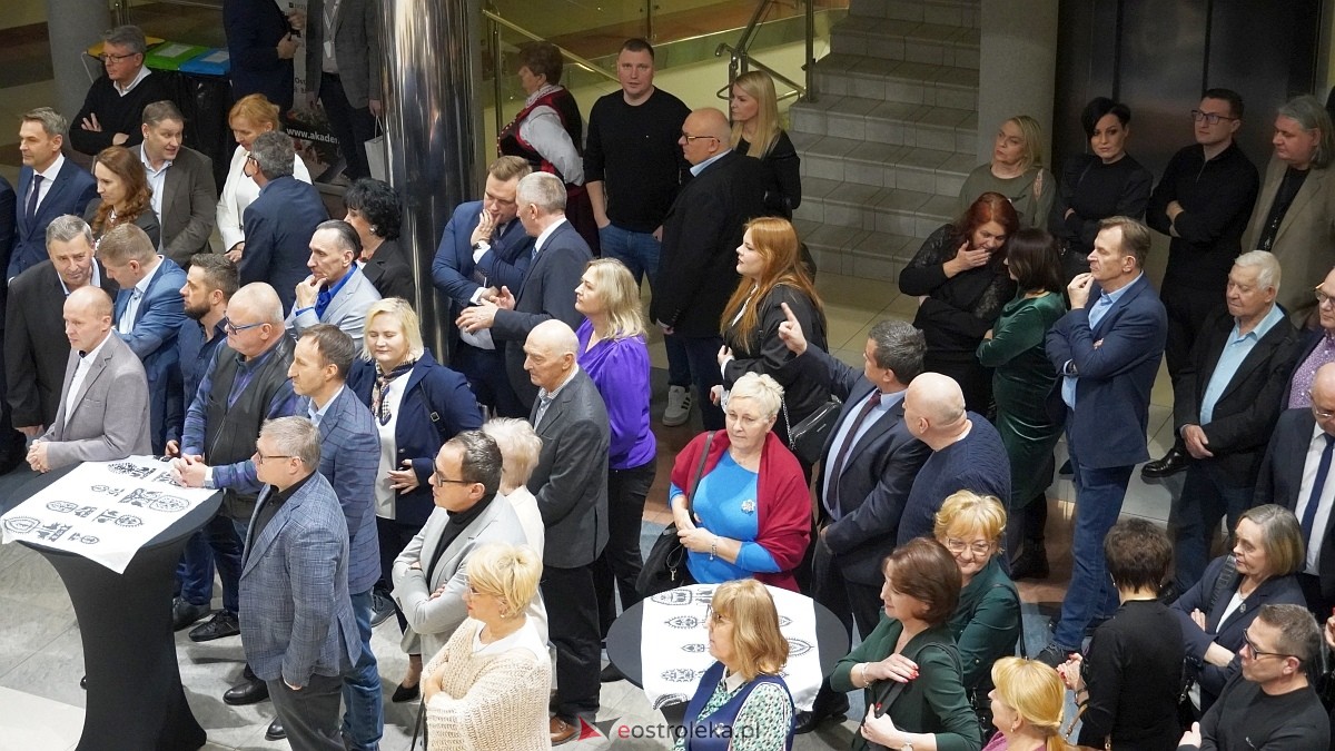 Spotkanie noworoczne i otwarcie biura poselskiego posłów Koalicji Obywatelskiej [07.01.2025] - zdjęcie #119 - eOstroleka.pl