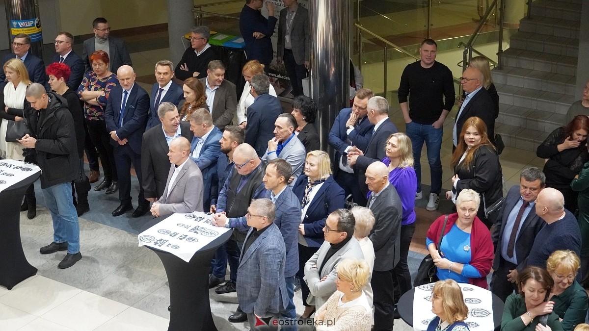 Spotkanie noworoczne i otwarcie biura poselskiego posłów Koalicji Obywatelskiej [07.01.2025] - zdjęcie #118 - eOstroleka.pl