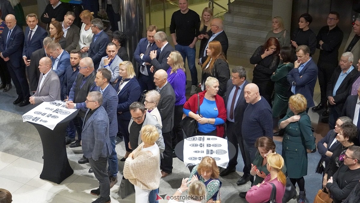 Spotkanie noworoczne i otwarcie biura poselskiego posłów Koalicji Obywatelskiej [07.01.2025] - zdjęcie #115 - eOstroleka.pl