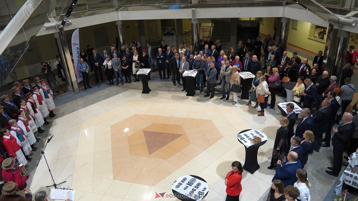 Spotkanie noworoczne i otwarcie biura poselskiego posłów Koalicji Obywatelskiej [07.01.2025] - zdjęcie #109 - eOstroleka.pl