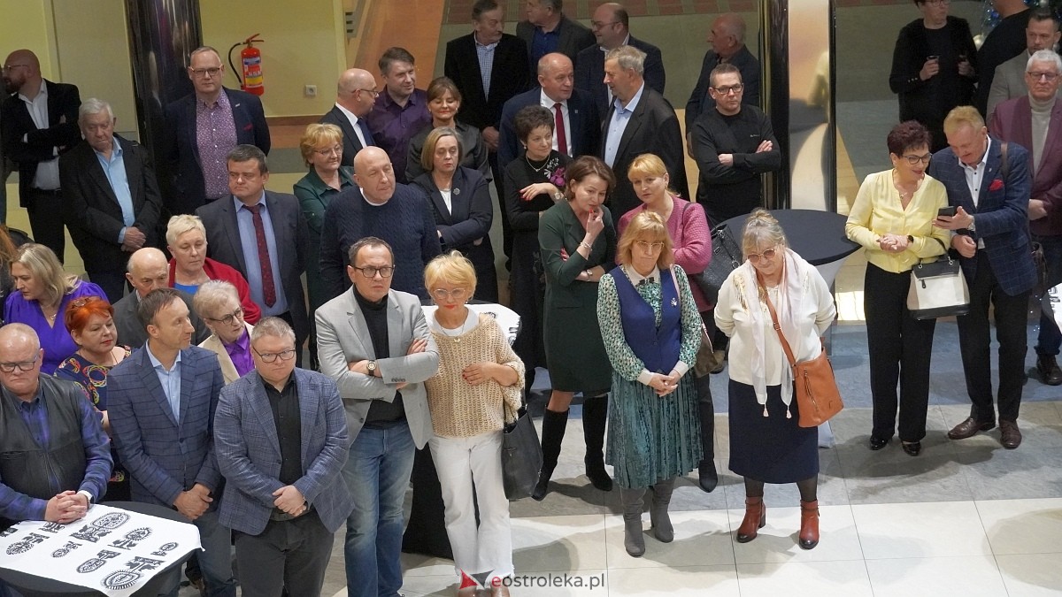 Spotkanie noworoczne i otwarcie biura poselskiego posłów Koalicji Obywatelskiej [07.01.2025] - zdjęcie #98 - eOstroleka.pl