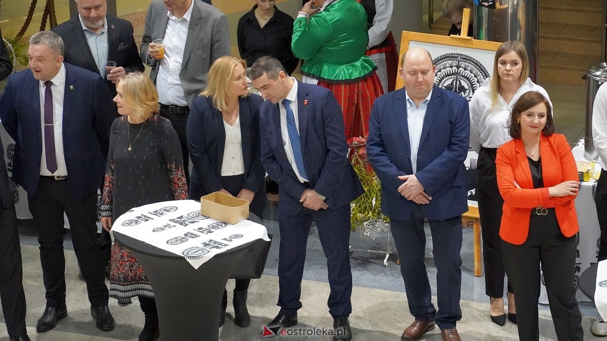 Spotkanie noworoczne i otwarcie biura poselskiego posłów Koalicji Obywatelskiej [07.01.2025] - zdjęcie #94 - eOstroleka.pl