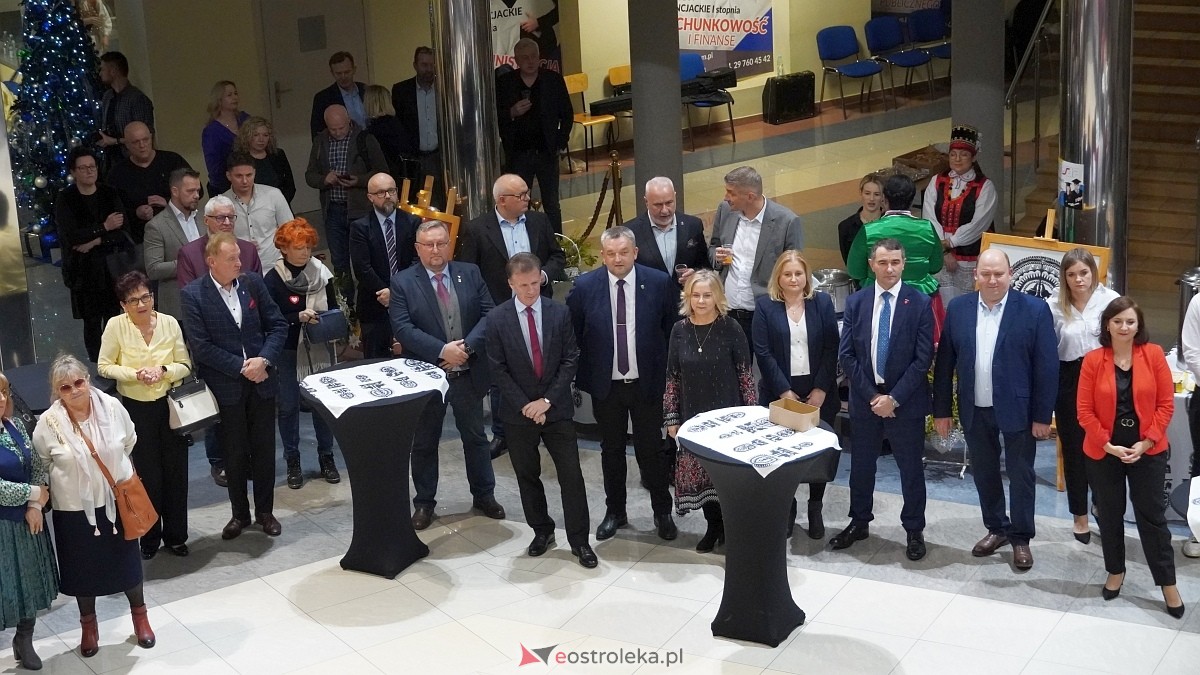 Spotkanie noworoczne i otwarcie biura poselskiego posłów Koalicji Obywatelskiej [07.01.2025] - zdjęcie #89 - eOstroleka.pl