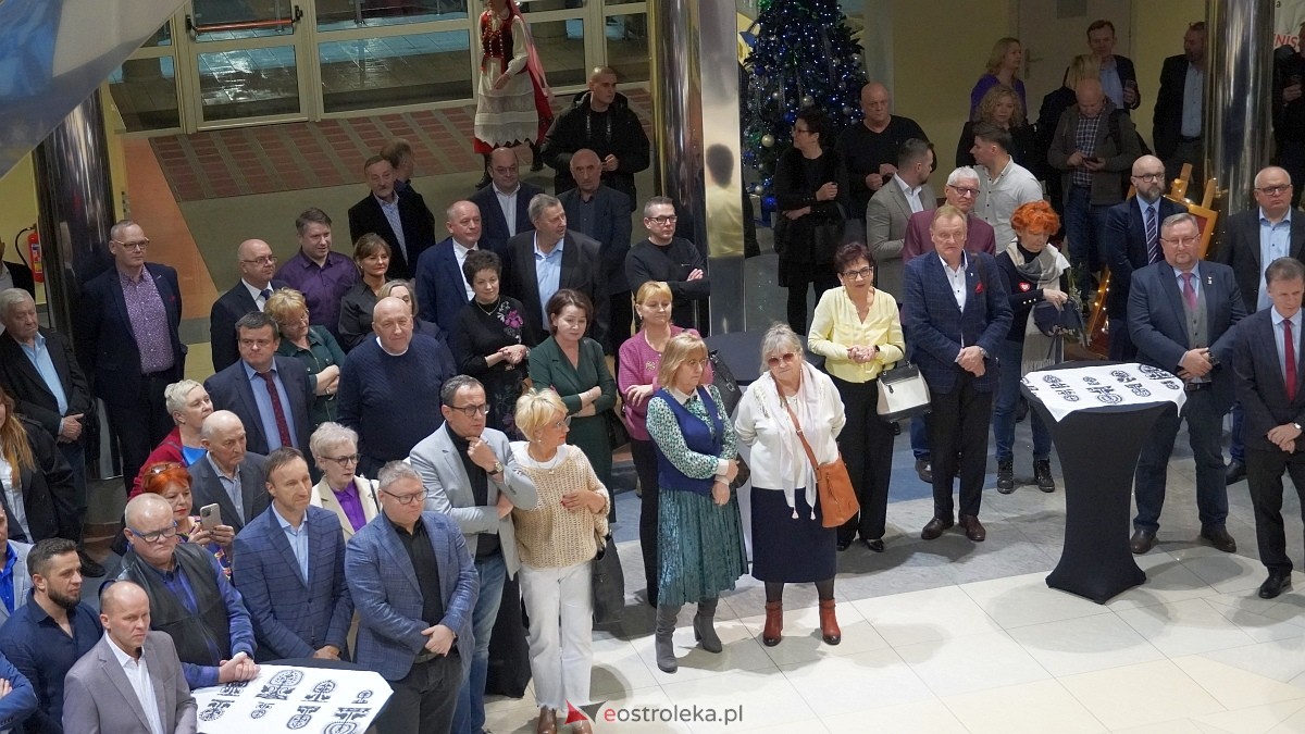 Spotkanie noworoczne i otwarcie biura poselskiego posłów Koalicji Obywatelskiej [07.01.2025] - zdjęcie #88 - eOstroleka.pl
