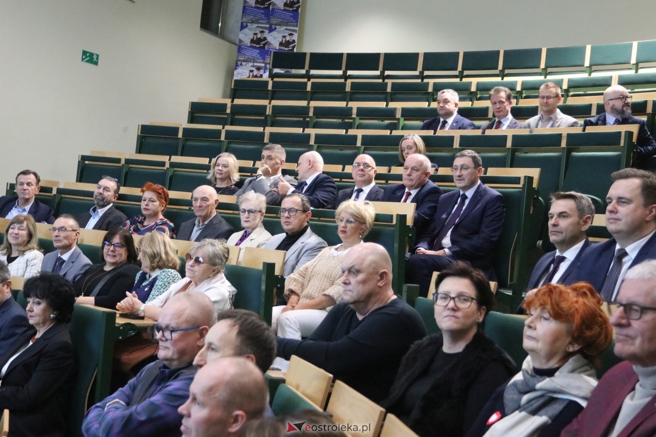 Spotkanie noworoczne i otwarcie biura poselskiego posłów Koalicji Obywatelskiej [07.01.2025] - zdjęcie #80 - eOstroleka.pl