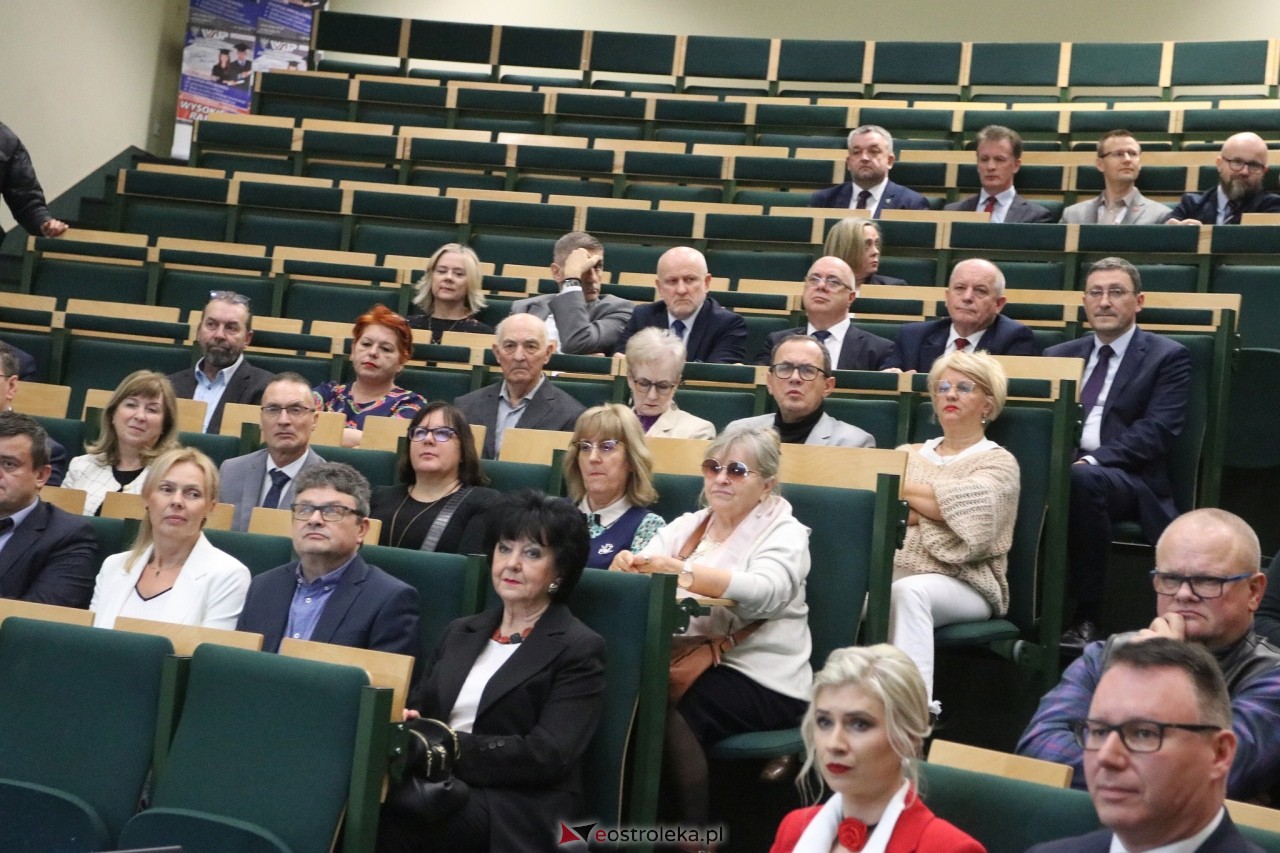Spotkanie noworoczne i otwarcie biura poselskiego posłów Koalicji Obywatelskiej [07.01.2025] - zdjęcie #75 - eOstroleka.pl