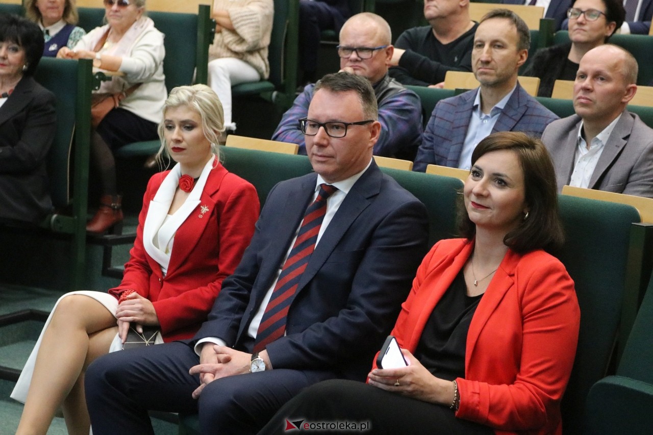 Spotkanie noworoczne i otwarcie biura poselskiego posłów Koalicji Obywatelskiej [07.01.2025] - zdjęcie #74 - eOstroleka.pl
