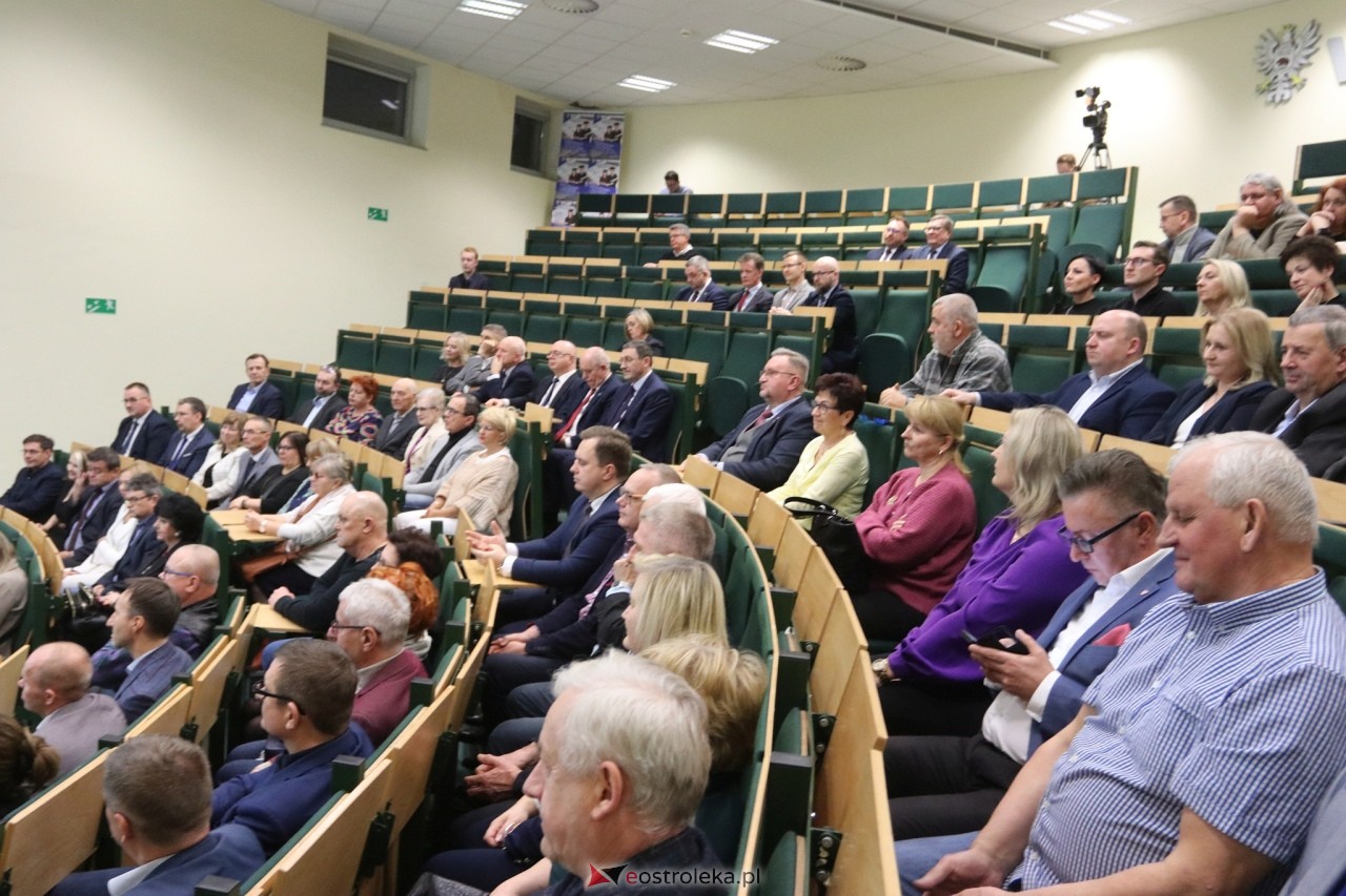 Spotkanie noworoczne i otwarcie biura poselskiego posłów Koalicji Obywatelskiej [07.01.2025] - zdjęcie #64 - eOstroleka.pl