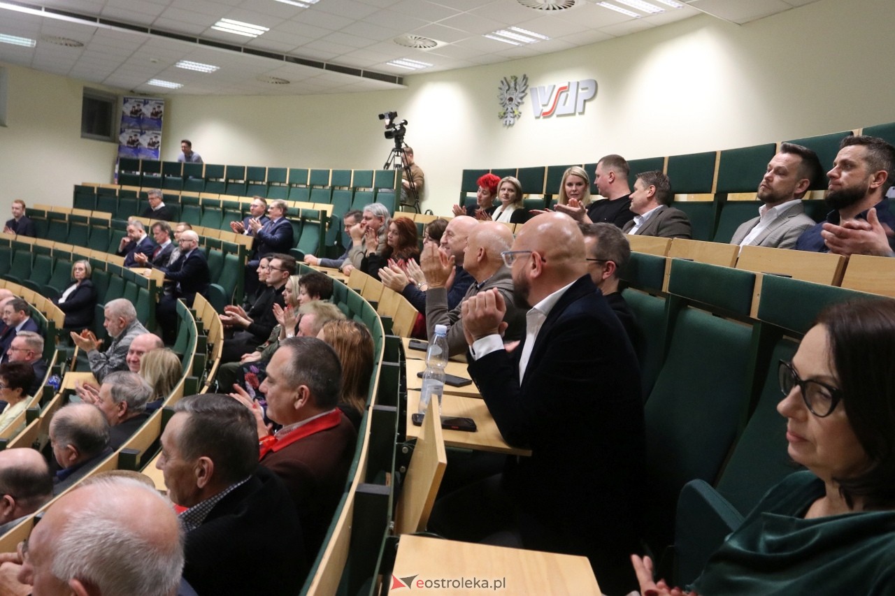 Spotkanie noworoczne i otwarcie biura poselskiego posłów Koalicji Obywatelskiej [07.01.2025] - zdjęcie #61 - eOstroleka.pl