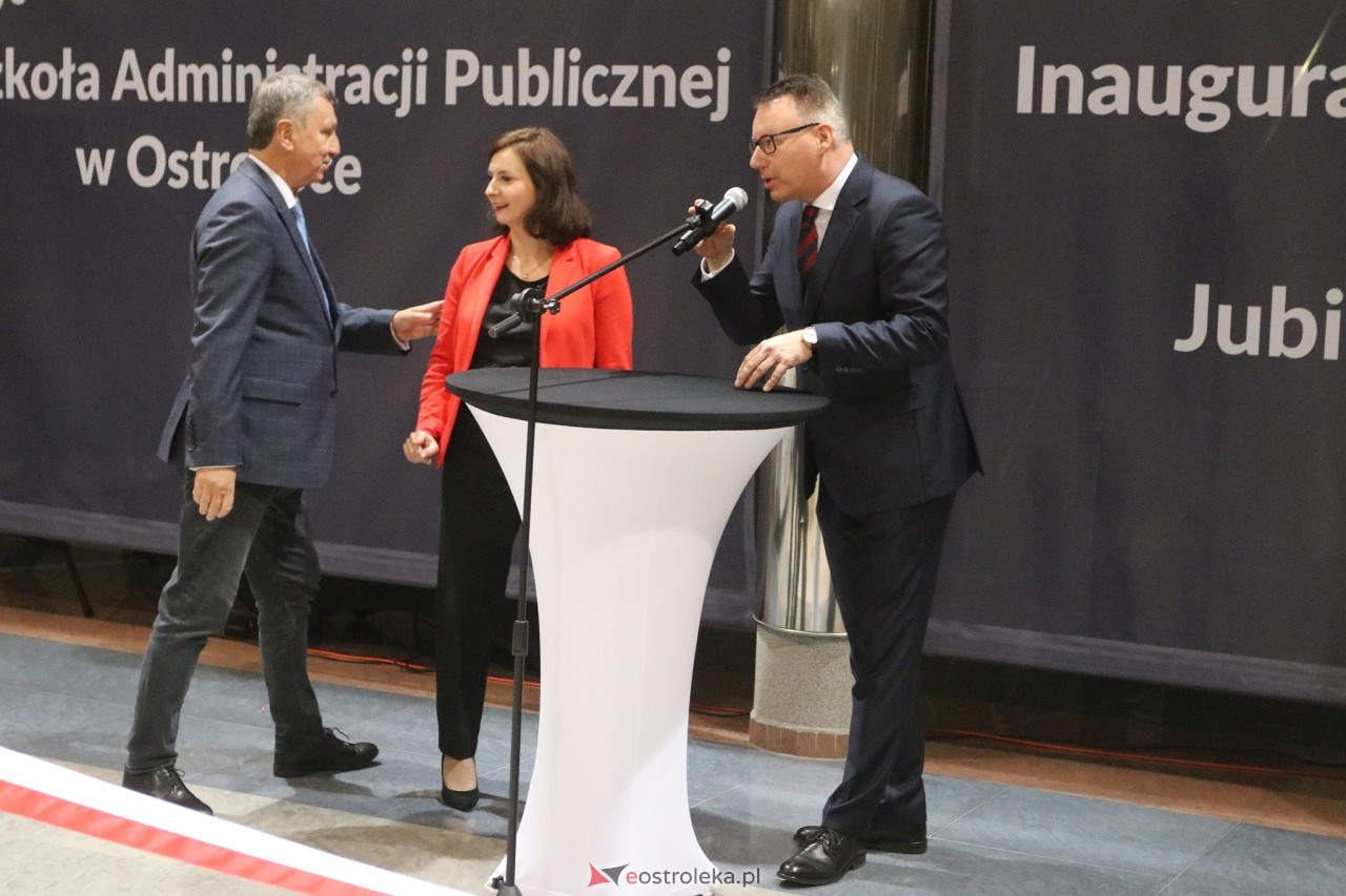 Spotkanie noworoczne i otwarcie biura poselskiego posłów Koalicji Obywatelskiej [07.01.2025] - zdjęcie #59 - eOstroleka.pl
