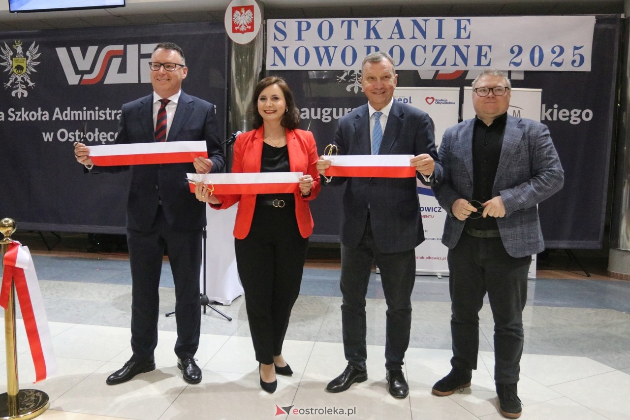 Spotkanie noworoczne i otwarcie biura poselskiego posłów Koalicji Obywatelskiej [07.01.2025] - zdjęcie #55 - eOstroleka.pl