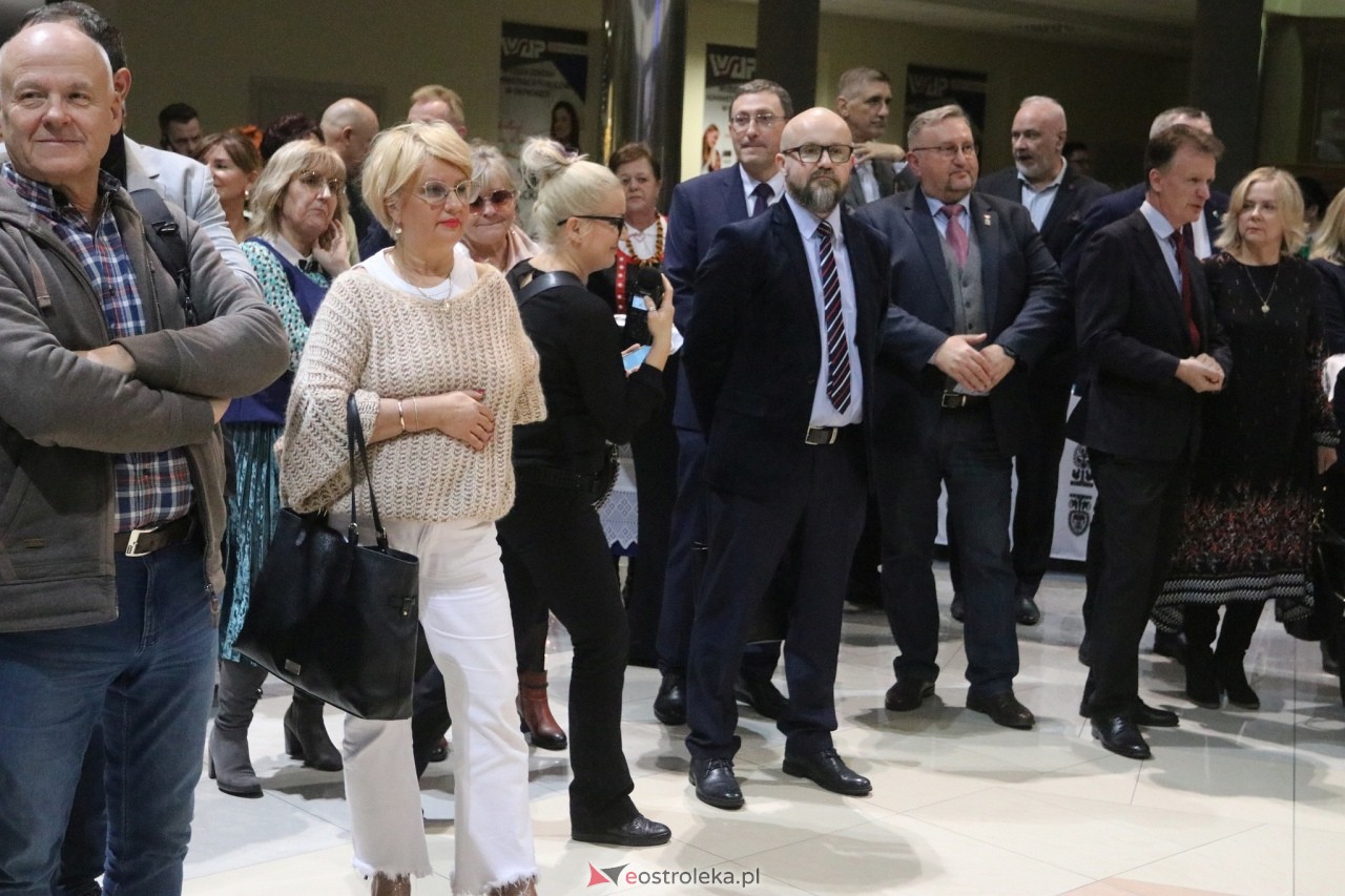 Spotkanie noworoczne i otwarcie biura poselskiego posłów Koalicji Obywatelskiej [07.01.2025] - zdjęcie #54 - eOstroleka.pl