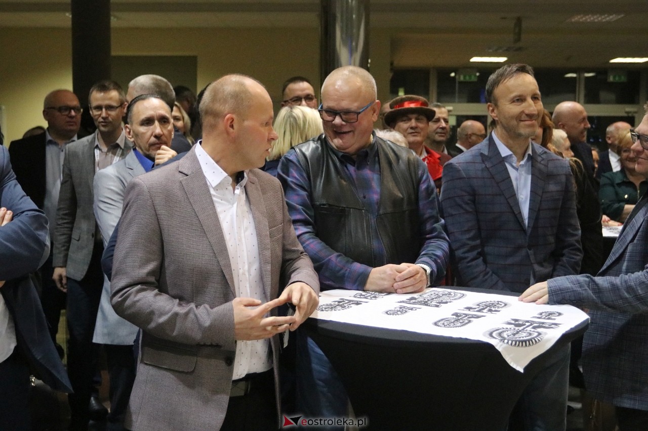 Spotkanie noworoczne i otwarcie biura poselskiego posłów Koalicji Obywatelskiej [07.01.2025] - zdjęcie #53 - eOstroleka.pl