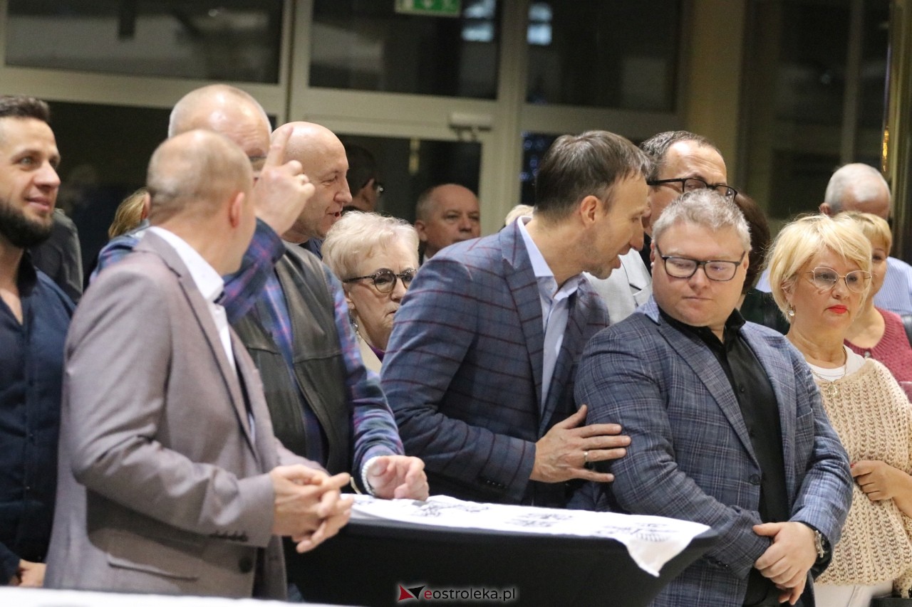 Spotkanie noworoczne i otwarcie biura poselskiego posłów Koalicji Obywatelskiej [07.01.2025] - zdjęcie #30 - eOstroleka.pl