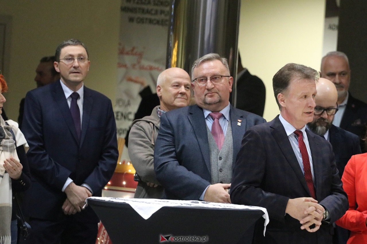 Spotkanie noworoczne i otwarcie biura poselskiego posłów Koalicji Obywatelskiej [07.01.2025] - zdjęcie #27 - eOstroleka.pl
