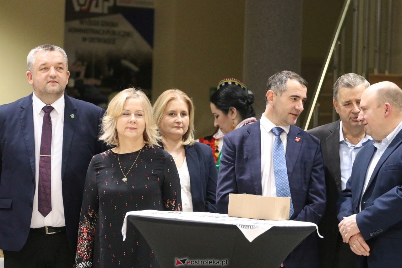 Spotkanie noworoczne i otwarcie biura poselskiego posłów Koalicji Obywatelskiej [07.01.2025] - zdjęcie #25 - eOstroleka.pl
