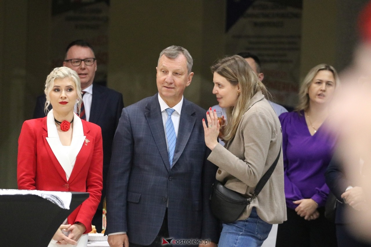 Spotkanie noworoczne i otwarcie biura poselskiego posłów Koalicji Obywatelskiej [07.01.2025] - zdjęcie #22 - eOstroleka.pl