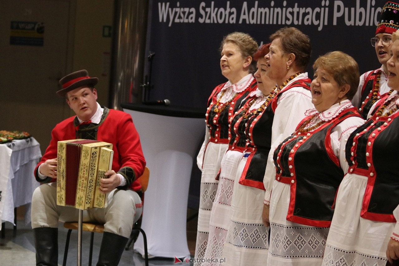 Spotkanie noworoczne i otwarcie biura poselskiego posłów Koalicji Obywatelskiej [07.01.2025] - zdjęcie #6 - eOstroleka.pl