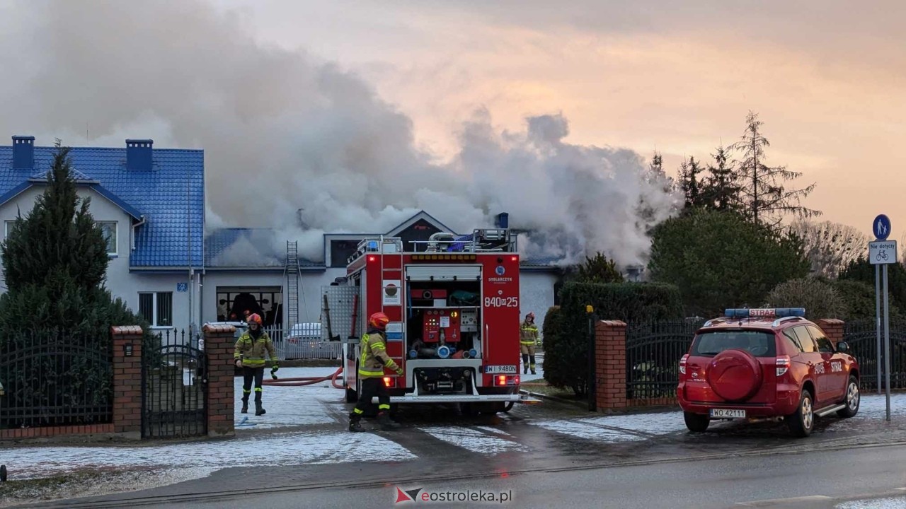 Pożar na ul. Słowackiego w Ostrołęce [08.01.2025] - zdjęcie #24 - eOstroleka.pl