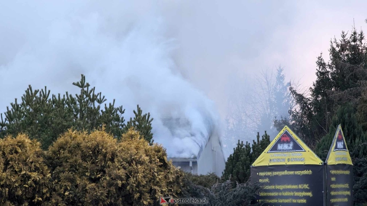 Pożar na ul. Słowackiego w Ostrołęce [08.01.2025] - zdjęcie #23 - eOstroleka.pl