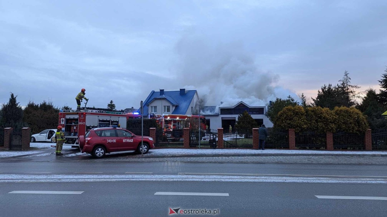 Pożar na ul. Słowackiego w Ostrołęce [08.01.2025] - zdjęcie #10 - eOstroleka.pl