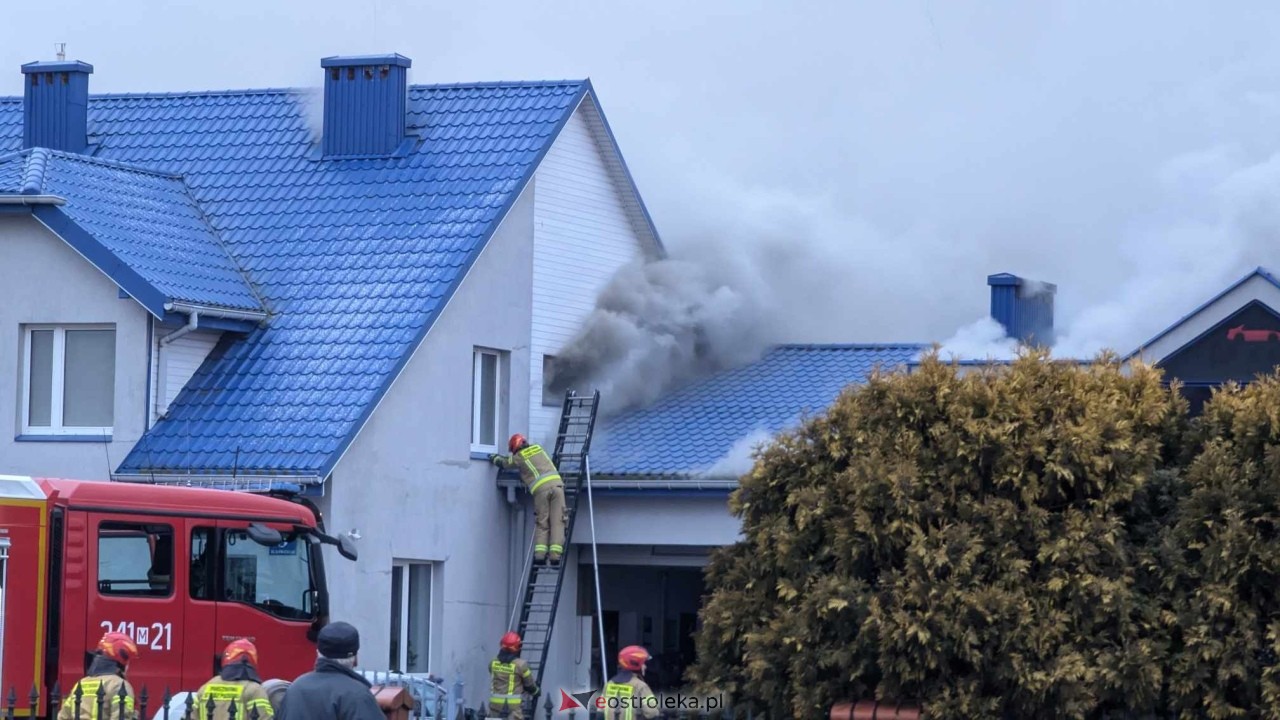Pożar na ul. Słowackiego w Ostrołęce [08.01.2025] - zdjęcie #9 - eOstroleka.pl