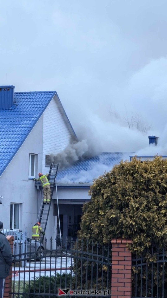 Pożar na ul. Słowackiego w Ostrołęce [08.01.2025] - zdjęcie #4 - eOstroleka.pl