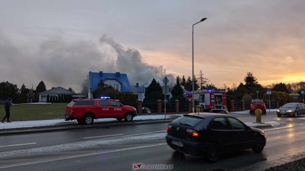 Pożar na ul. Słowackiego w Ostrołęce [08.01.2025] - zdjęcie #3 - eOstroleka.pl