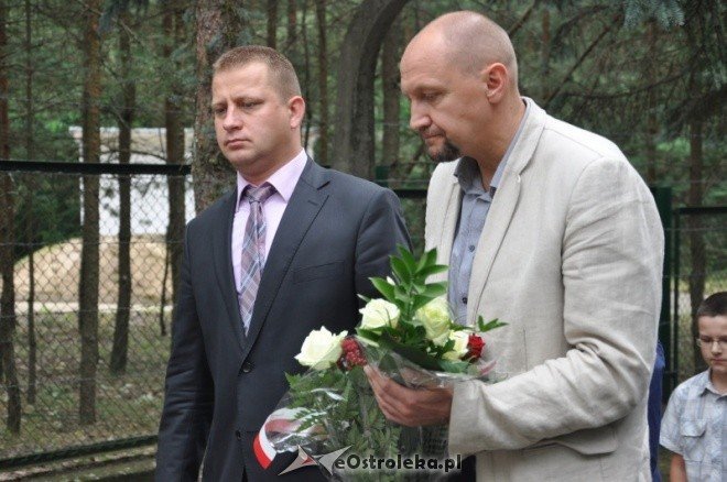 Obchody 72 rocznicy wybuchu II wojny światowej w Ostrołęce (1.IX.2011) - zdjęcie #15 - eOstroleka.pl