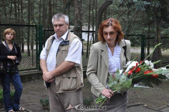 Obchody 72 rocznicy wybuchu II wojny światowej w Ostrołęce (1.IX.2011) - zdjęcie #10 - eOstroleka.pl