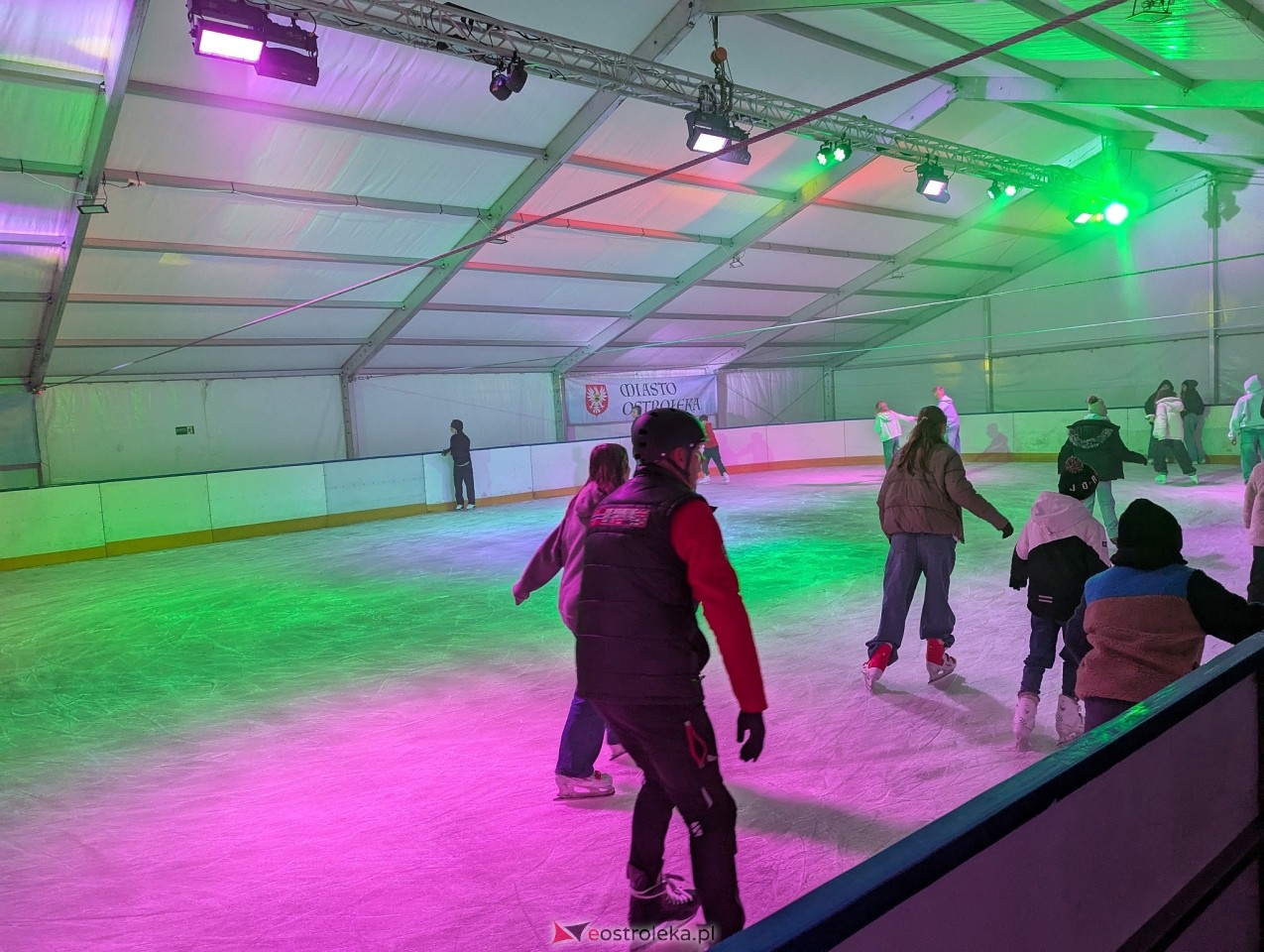 Lodowisko w Ostrołęce [10.01.2025] - zdjęcie #5 - eOstroleka.pl