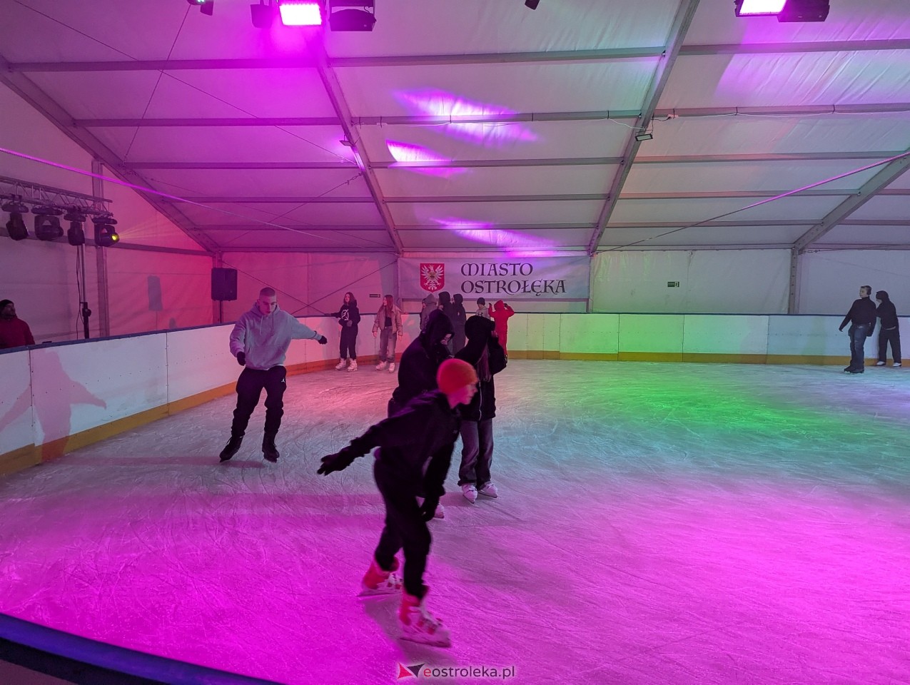 Lodowisko w Ostrołęce [10.01.2025] - zdjęcie #4 - eOstroleka.pl