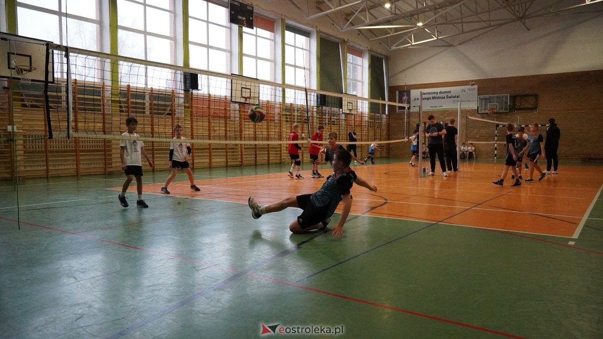 Turniej siatkarski UKS Olimp Ostrołęka [11.01.2025] - zdjęcie #175 - eOstroleka.pl