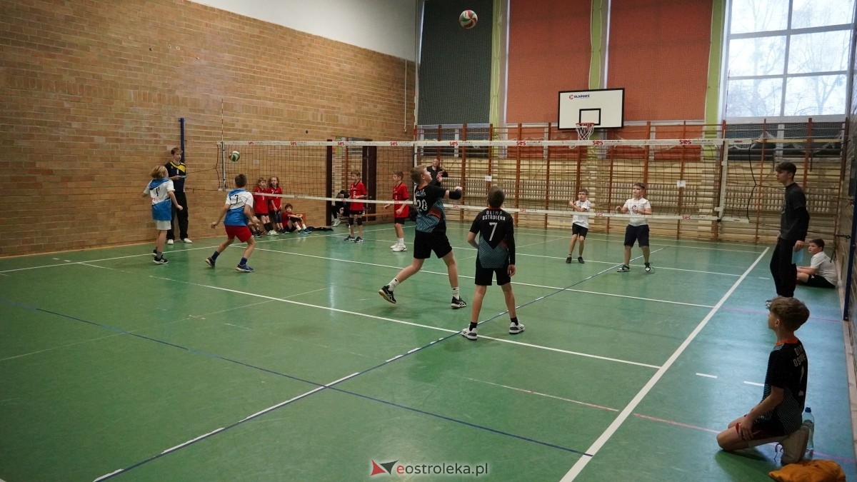 Turniej siatkarski UKS Olimp Ostrołęka [11.01.2025] - zdjęcie #165 - eOstroleka.pl