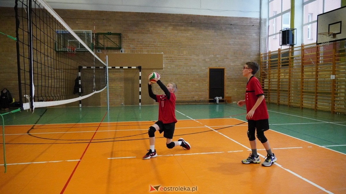 Turniej siatkarski UKS Olimp Ostrołęka [11.01.2025] - zdjęcie #135 - eOstroleka.pl