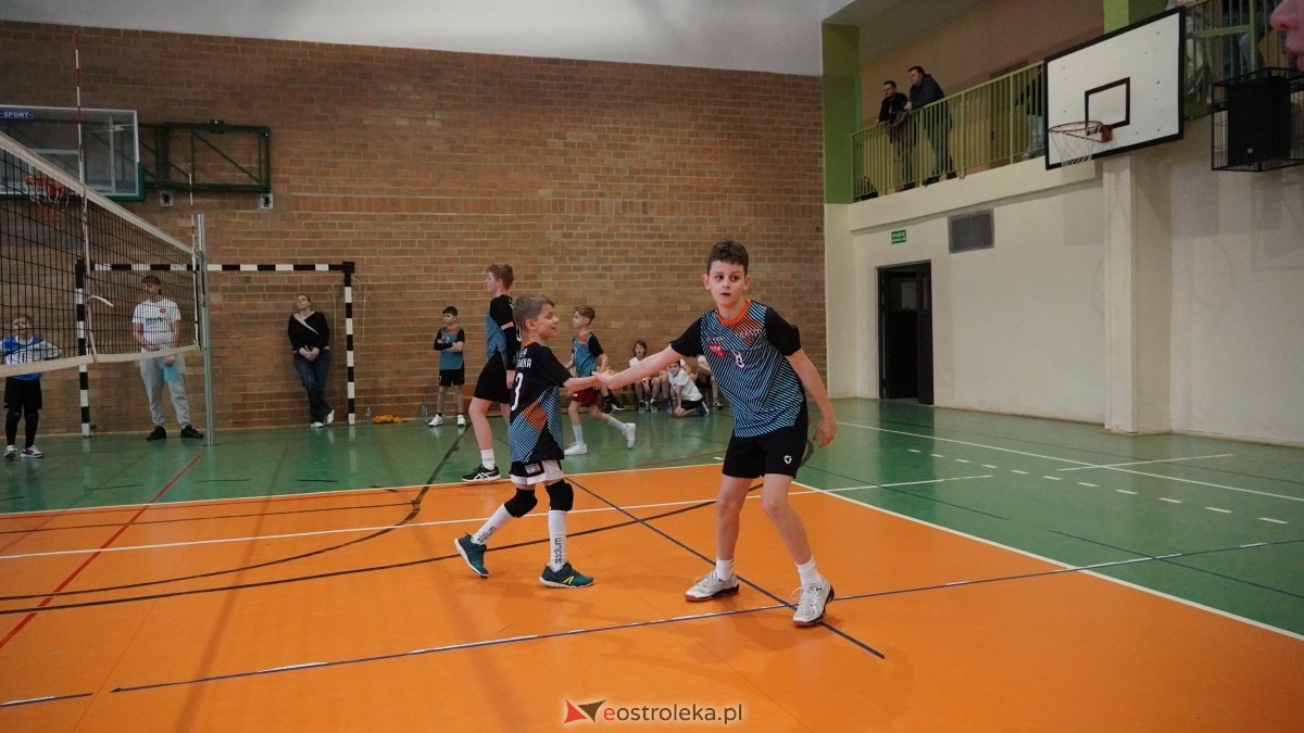 Turniej siatkarski UKS Olimp Ostrołęka [11.01.2025] - zdjęcie #115 - eOstroleka.pl