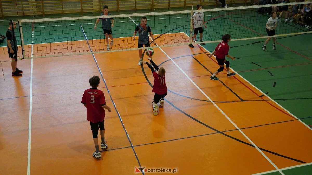 Turniej siatkarski UKS Olimp Ostrołęka [11.01.2025] - zdjęcie #97 - eOstroleka.pl