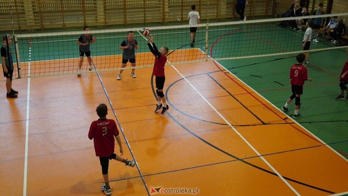 Turniej siatkarski UKS Olimp Ostrołęka [11.01.2025] - zdjęcie #95 - eOstroleka.pl
