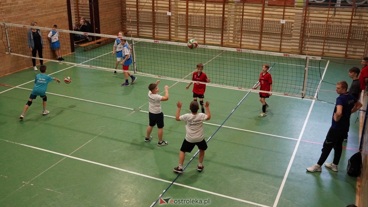 Turniej siatkarski UKS Olimp Ostrołęka [11.01.2025] - zdjęcie #83 - eOstroleka.pl