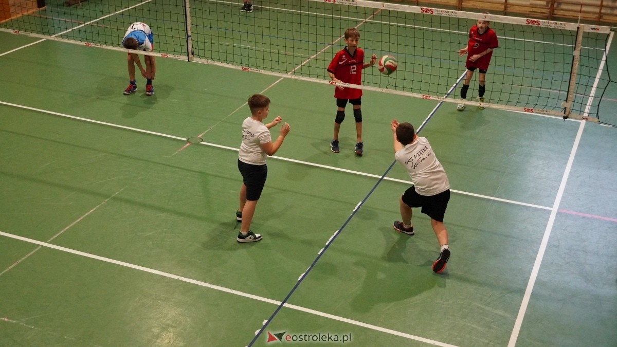 Turniej siatkarski UKS Olimp Ostrołęka [11.01.2025] - zdjęcie #77 - eOstroleka.pl