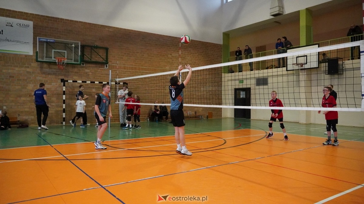 Turniej siatkarski UKS Olimp Ostrołęka [11.01.2025] - zdjęcie #75 - eOstroleka.pl