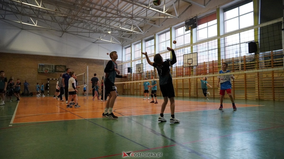 Turniej siatkarski UKS Olimp Ostrołęka [11.01.2025] - zdjęcie #59 - eOstroleka.pl