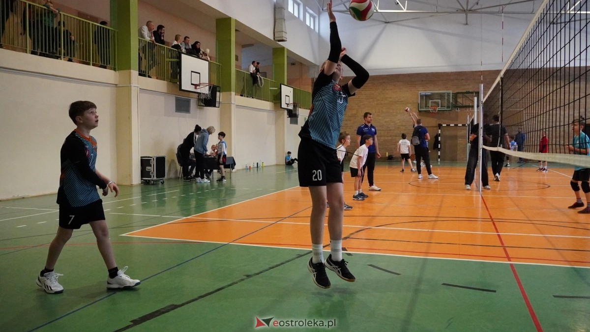 Turniej siatkarski UKS Olimp Ostrołęka [11.01.2025] - zdjęcie #57 - eOstroleka.pl