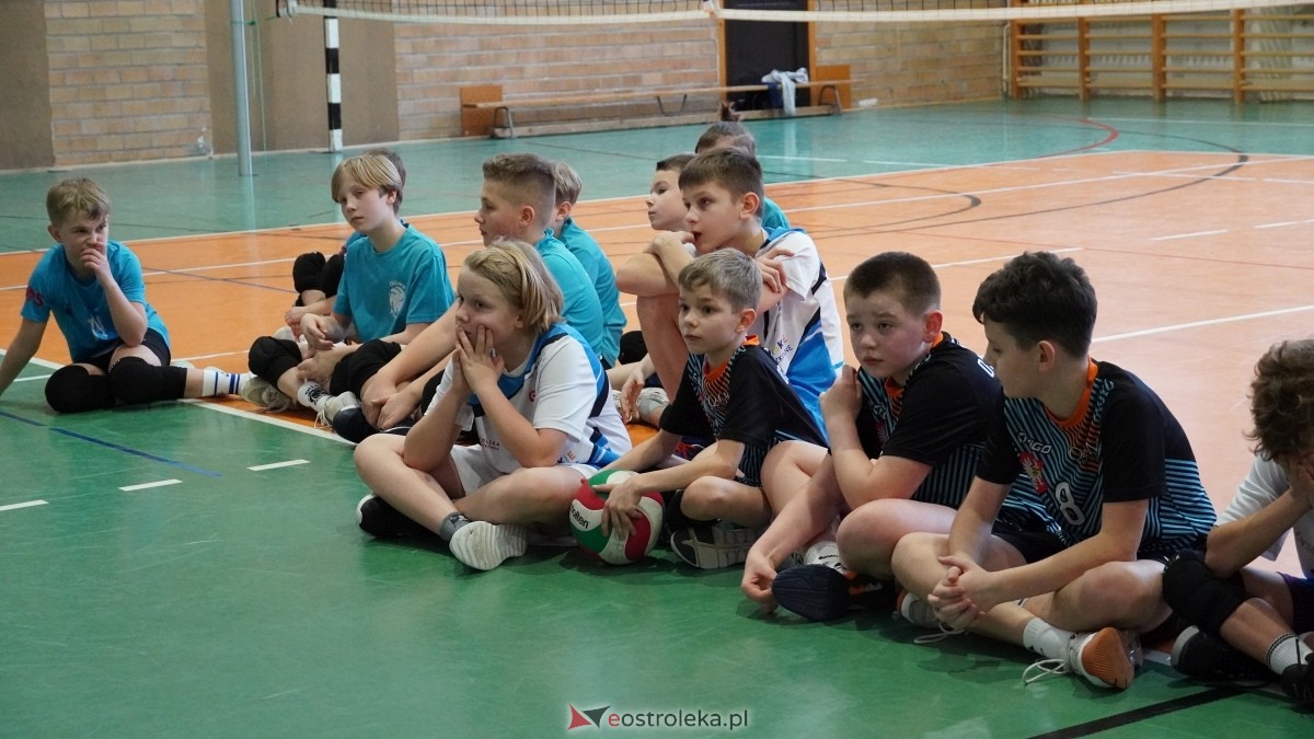Turniej siatkarski UKS Olimp Ostrołęka [11.01.2025] - zdjęcie #29 - eOstroleka.pl