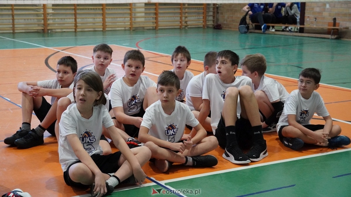 Turniej siatkarski UKS Olimp Ostrołęka [11.01.2025] - zdjęcie #23 - eOstroleka.pl