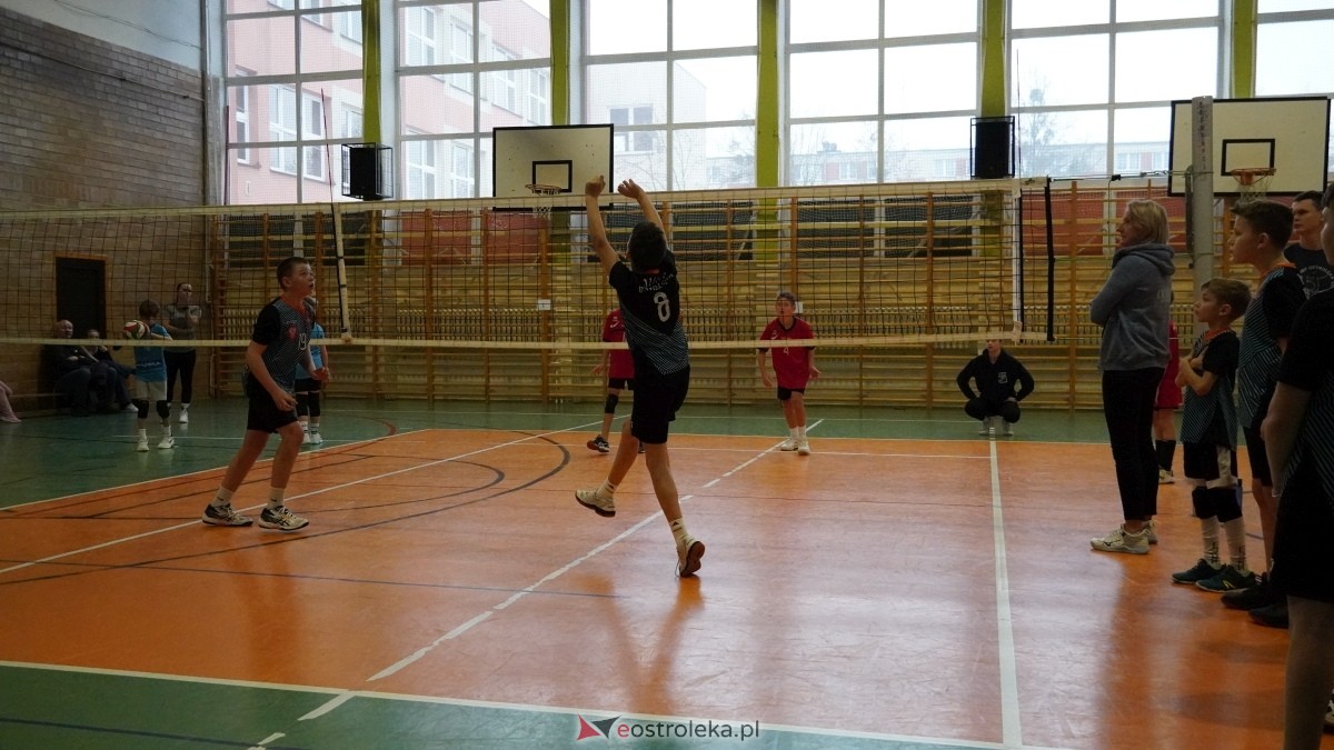 Turniej siatkarski UKS Olimp Ostrołęka [11.01.2025] - zdjęcie #6 - eOstroleka.pl